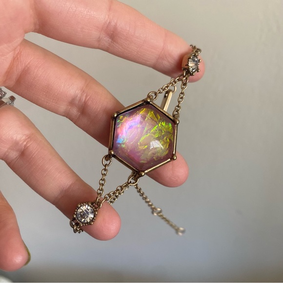 Jewelry - Gold Tone Chain Bracelet w Purple/Green Iridescent Center Stone & Rhinestones